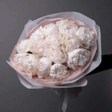 Букет пионов "Боул оф Крем" 