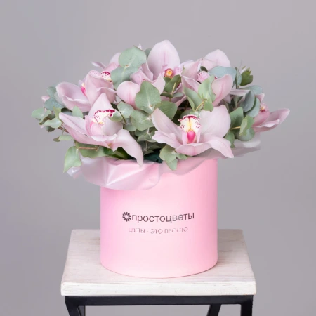 Композиция "Розовые орхидеи с эвкалиптом" 