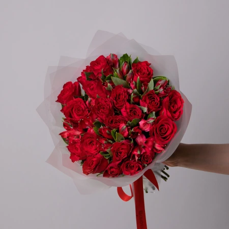 Дуобукет из красной розы и альстромерии 