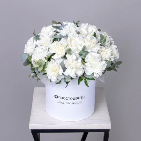 Шляпная коробка "Белые Диантусы" М 