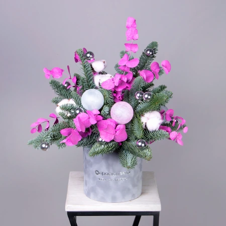 "Новогодняя с розовым эвкалиптом" 
