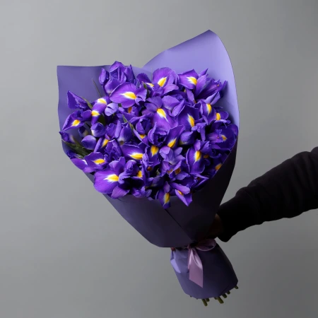 Флористический букет "Ирис Блу Мэджик 27шт" 
