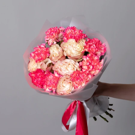 Дуобукет из розовой гвоздики и розы Кантри Кенди 