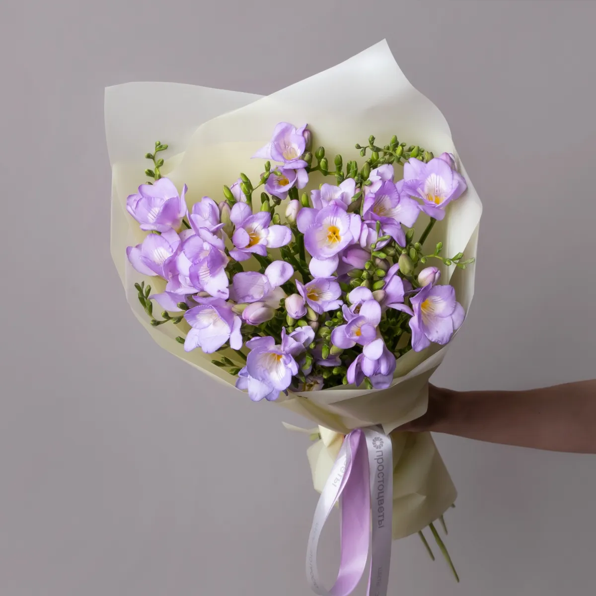 Букет Фрезия "Эн Ван Блу"_1