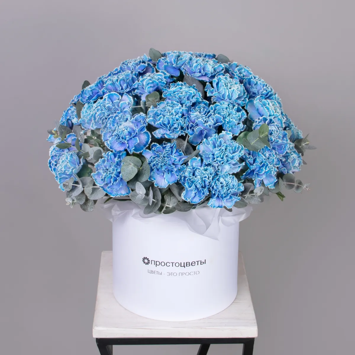 Композиция "Шляпная коробка Голубые Диантусы" XL_1
