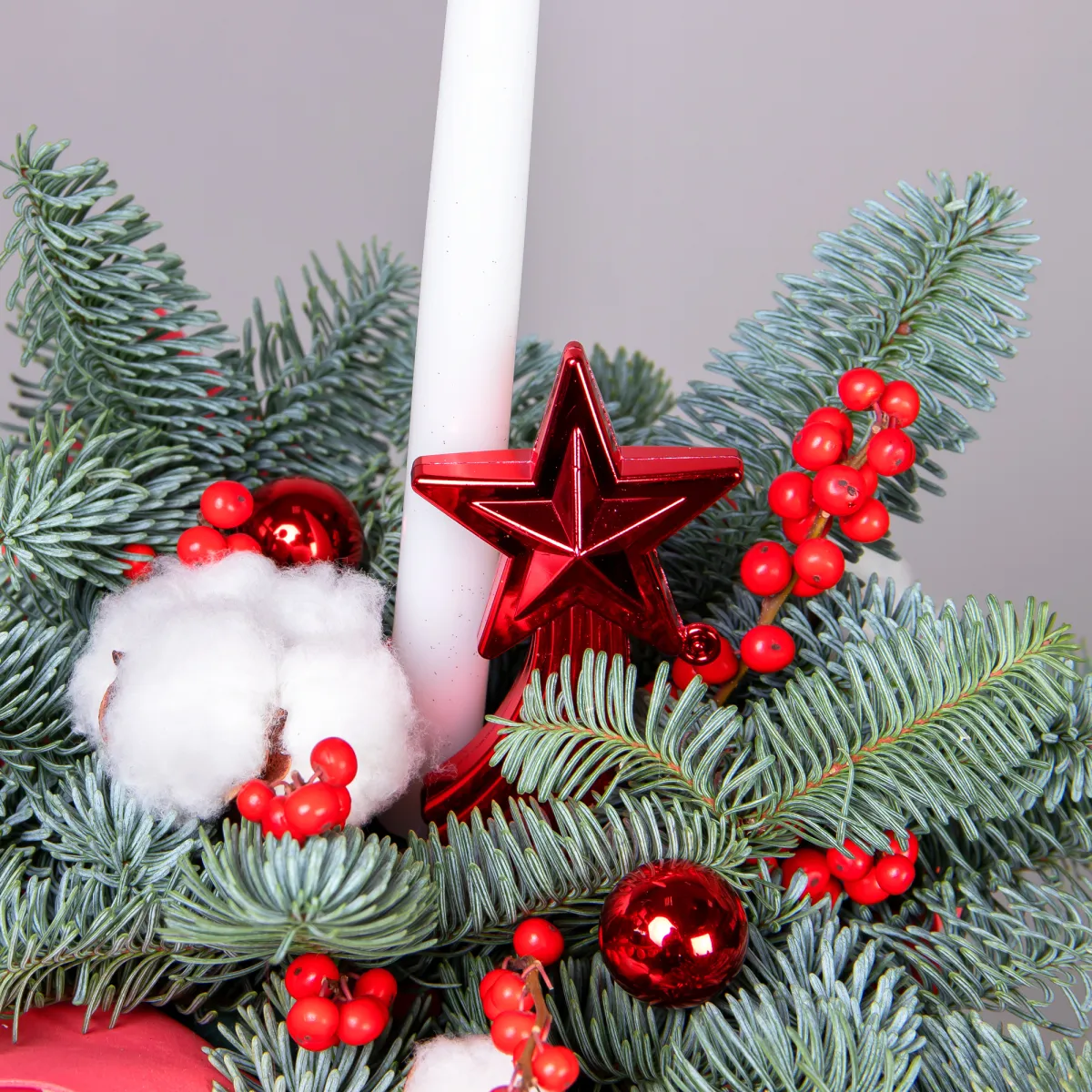 Композиция "Новогодняя с белым хлопком и ягодами"_3