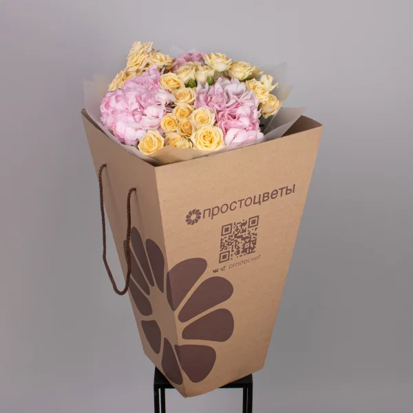 Флористический букет "Дуобукет из розовой гортензии и кустовой розы"_5