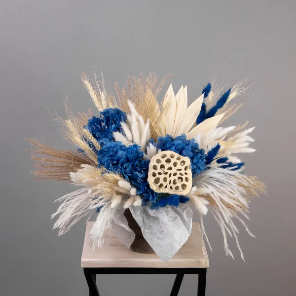 Композиция "Кашпо из сухоцветов""