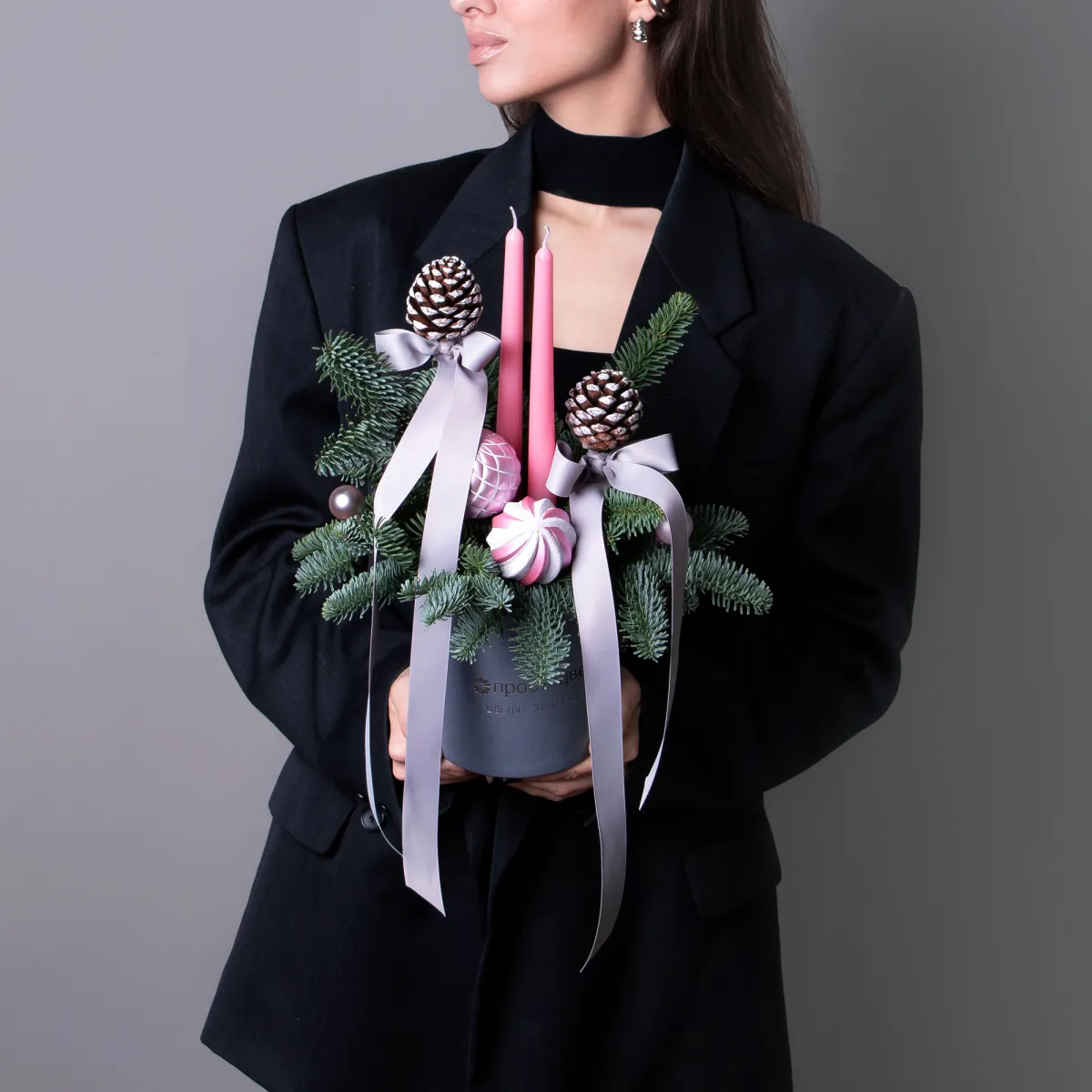 Композиция "Новогодняя с розовыми свечами и шишками"_2