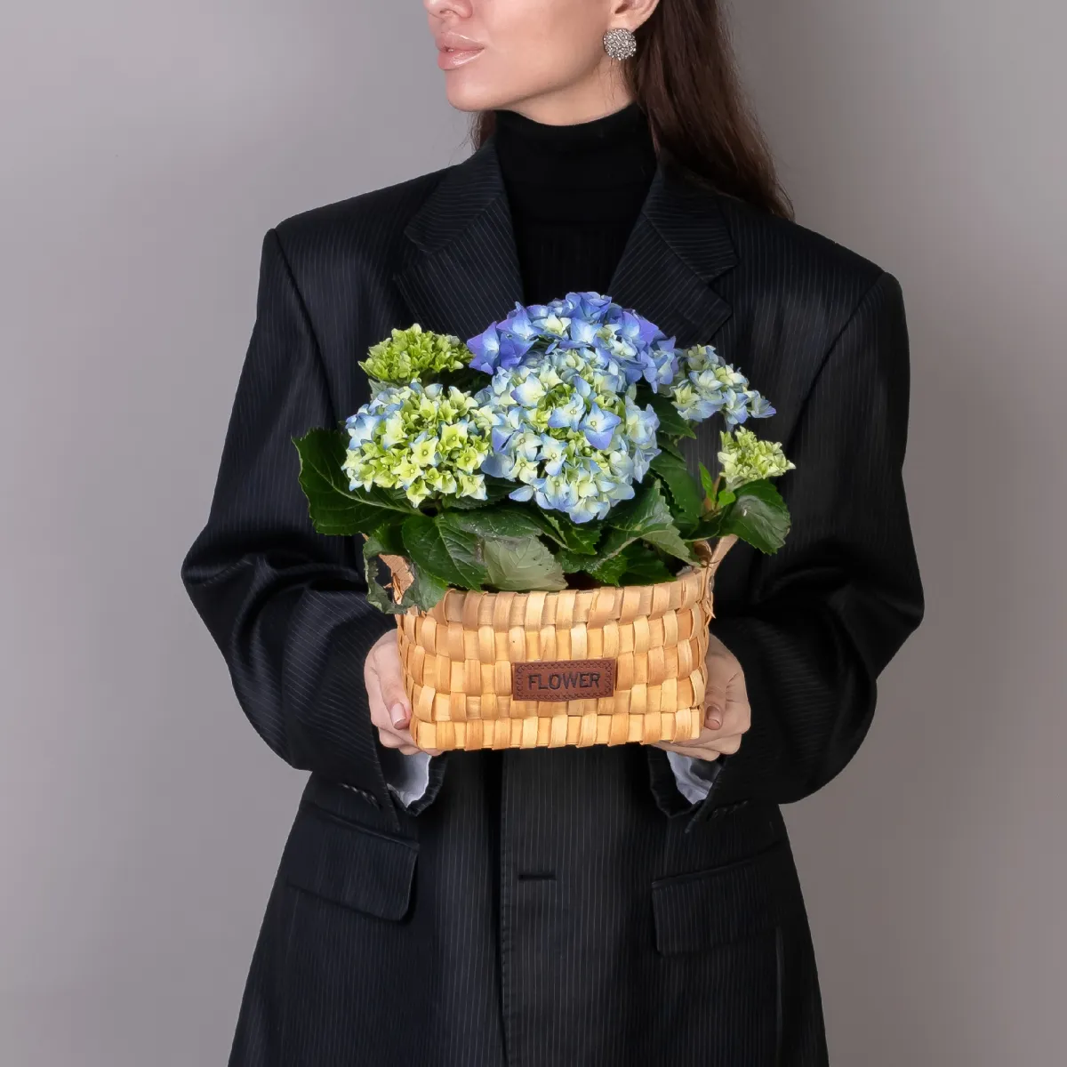 Гидрангия кустовая Синяя  в Натуральной Корзине_2