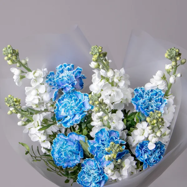 Флористический букет "Дуобукет из голубой гвоздики и белой маттиолы"_4