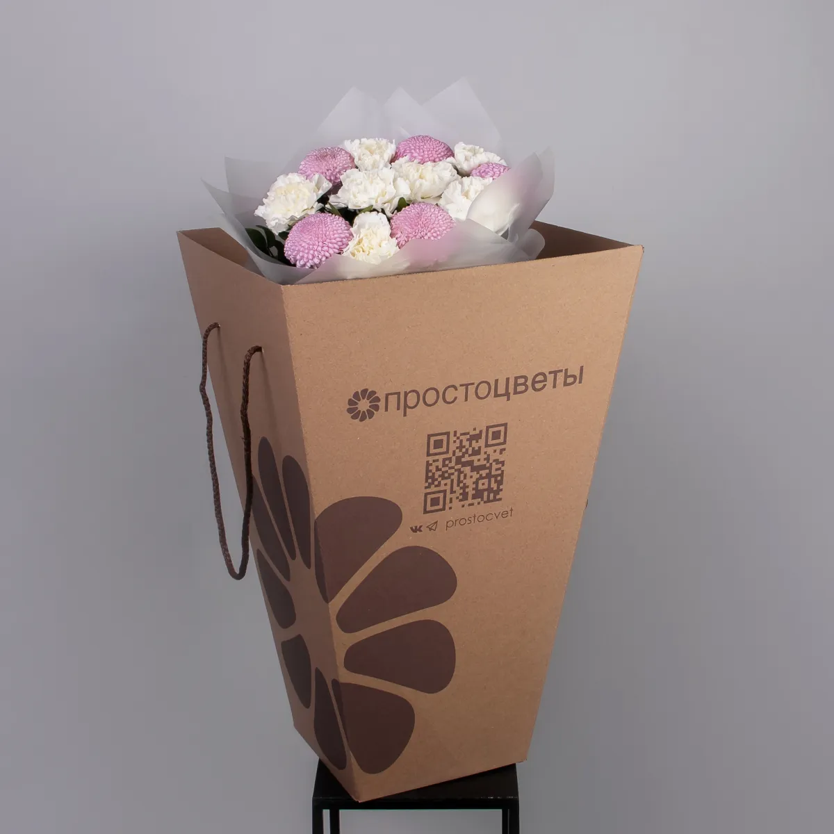 Флористический букет "Дуобукет из белой гвоздики и сиреневой хризантемы"_5