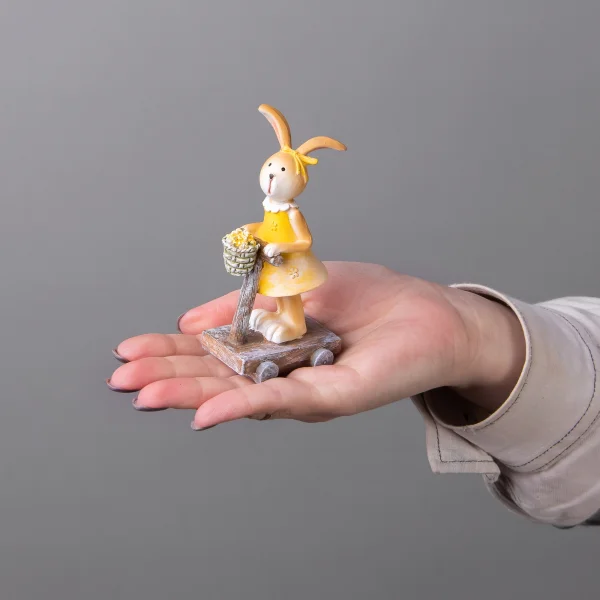 Фигурка ГК Зайка на самокате (2 шт в асс) 708-205  6,5*4*11см._2