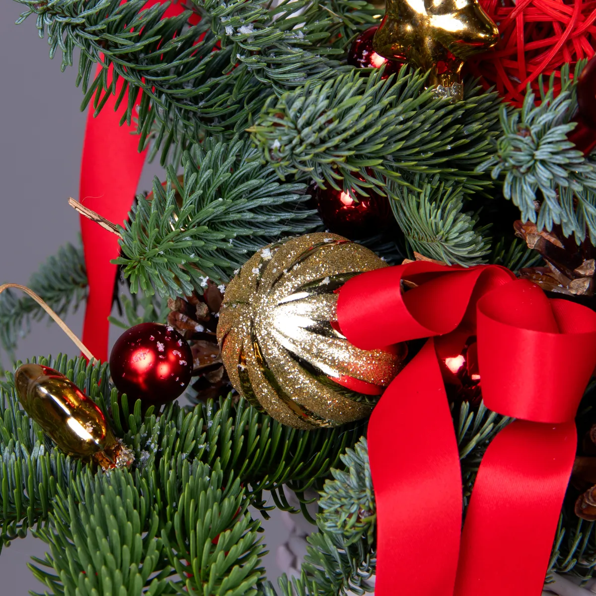 Композиция "Новогодняя в корзине красная"_5