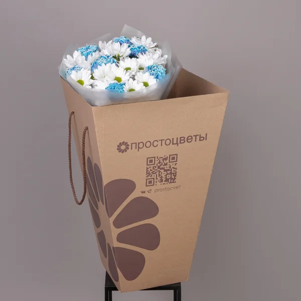 Флористический букет "Дуобукет из голубой гвоздики и белой кустовой хризантемы"_5