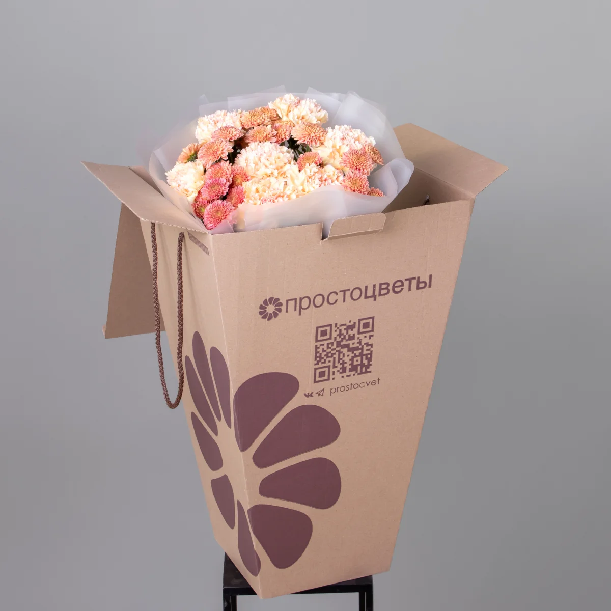 Флористический букет "Дуобукет из крашеной гвоздики и хризантемы сантини"_5