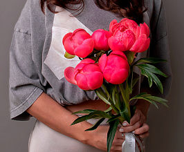 Как выбрать цветы по сезону: календарь свежести на 2026 год