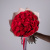 Флористический букет «Розы ПРОМО с фисташкой, красные, 35 стеблей»_1