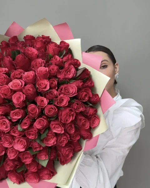 Флористический букет "101 малиновая роза"_6