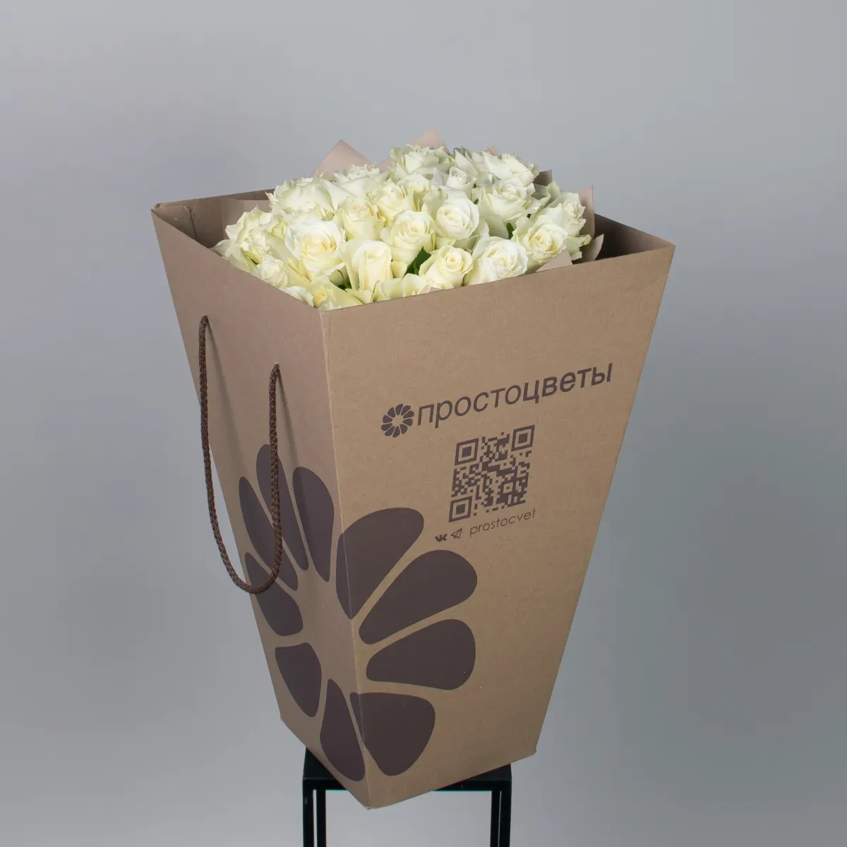 Флористический букет «Розы ПРОМО с фисташкой, белые, 35 стеблей»_5