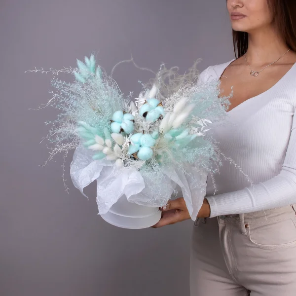 Композиция "Сухоцветы в шляпной коробке"