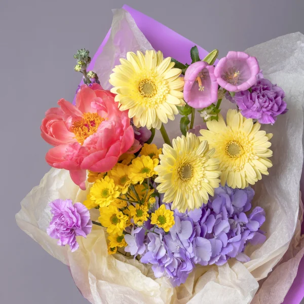 Флористический букет "Весенний презент"3
