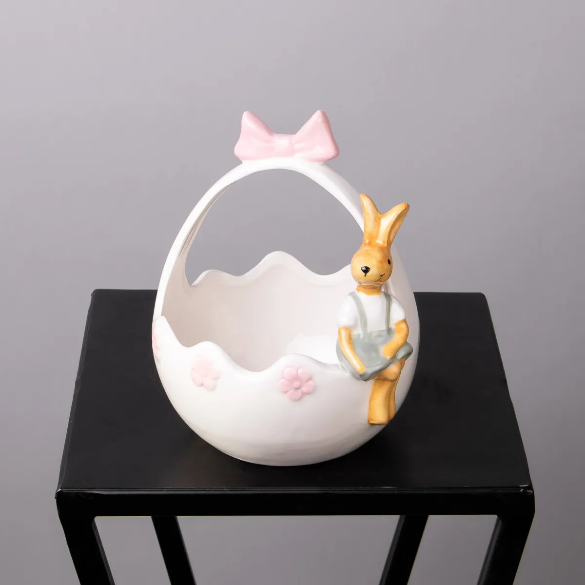 Фигурка ГК Корзина зайчик 834-874 15*14,8*17,5см._1