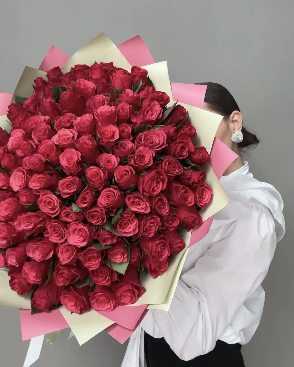 Флористический букет "101 малиновая роза"_5