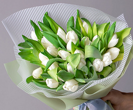 Цветы для выписки из роддома: что выбирают чаще всего и как учесть предпочтения мамы