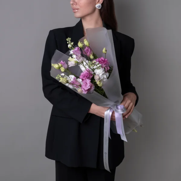 Флористический букет "Дуобукет из лавандовой эустомы и белой маттиолы"_2