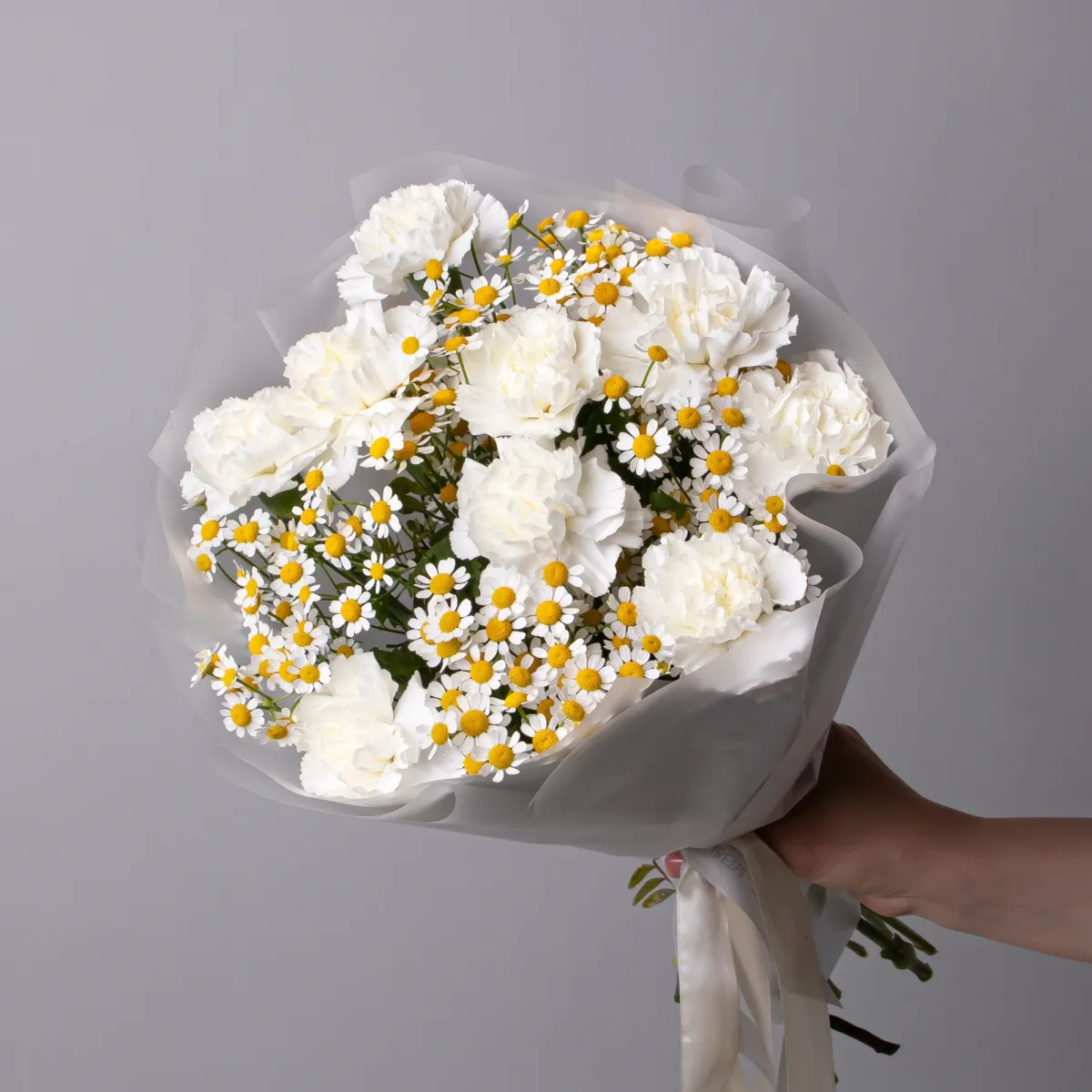 Флористический букет "Дуобукет из белой гвоздики и ромашки"_1