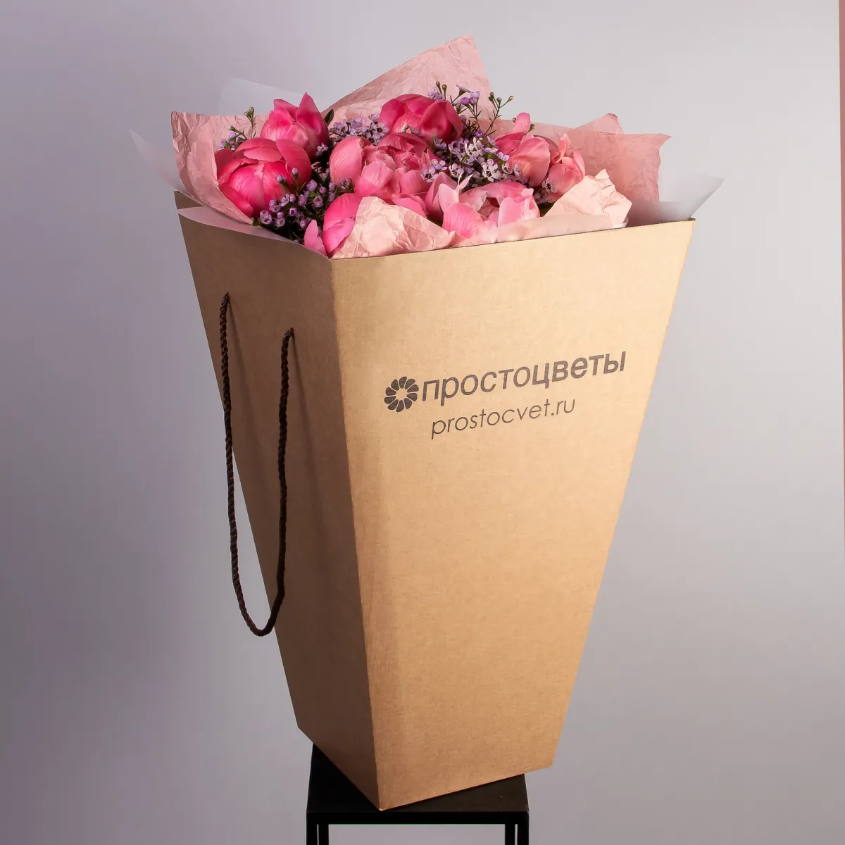 Флористический букет "Коралловый шарм"