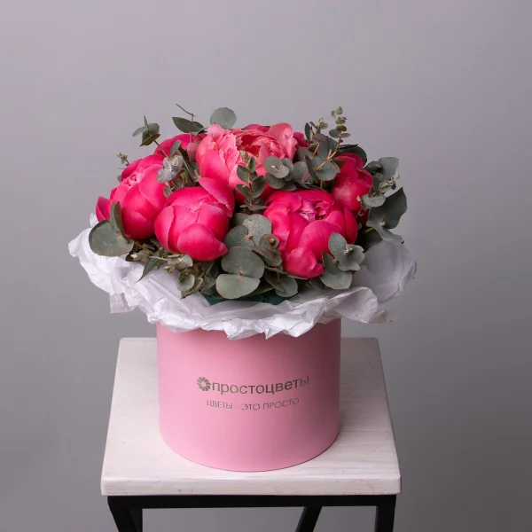 Композиция "Шляпная коробка Коралловые пионы"_1