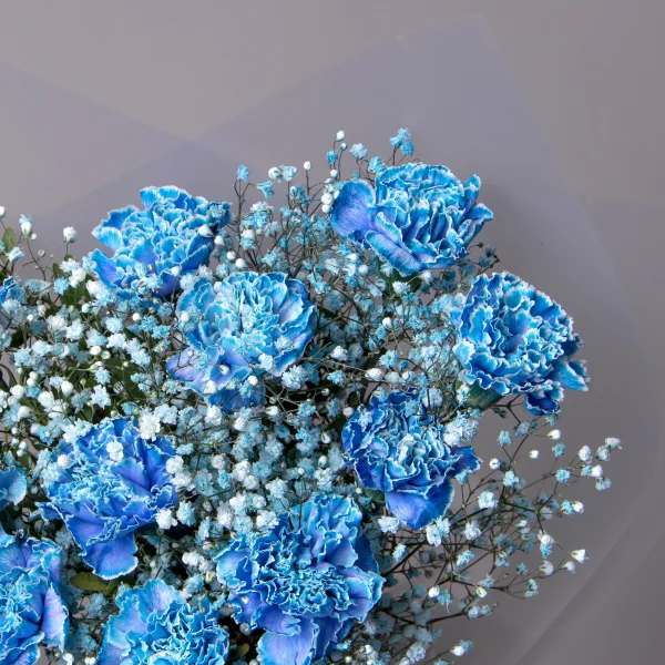 Флористический букет "Дуобукет из голубой гвоздики и гипсофилы"_4