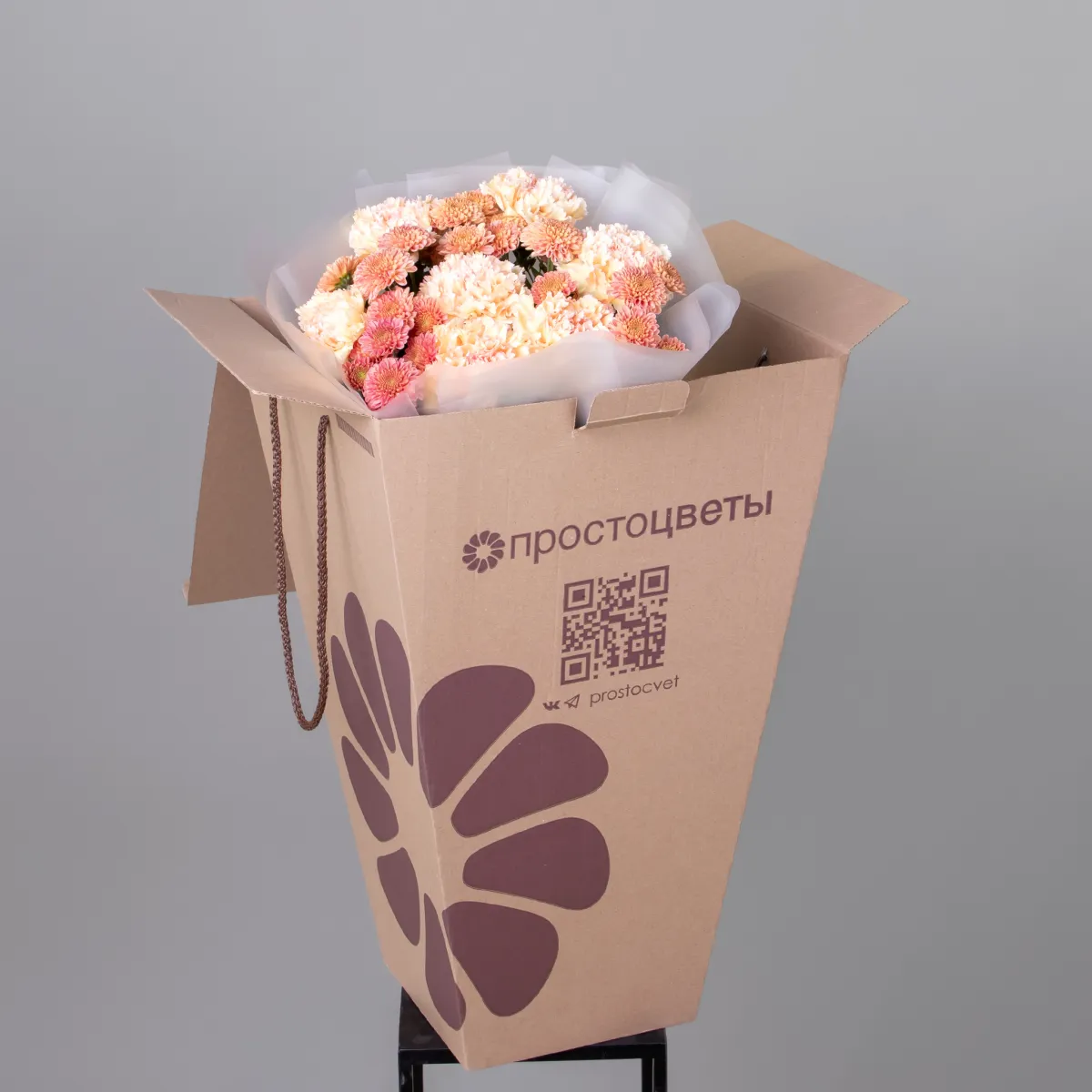 Флористический букет "Дуобукет из крашеной гвоздики и хризантемы сантини"_5