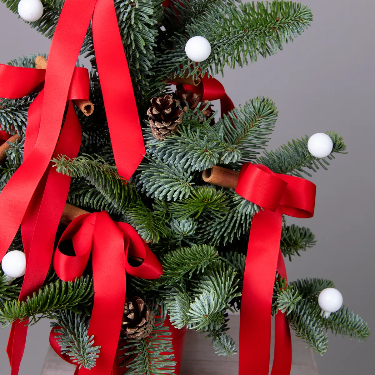 Композиция "Новогодняя ель в красном кашпо"_4