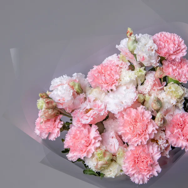 Флористический букет "Дуобукет из розовой гвоздики и крашенной эустомы"_3