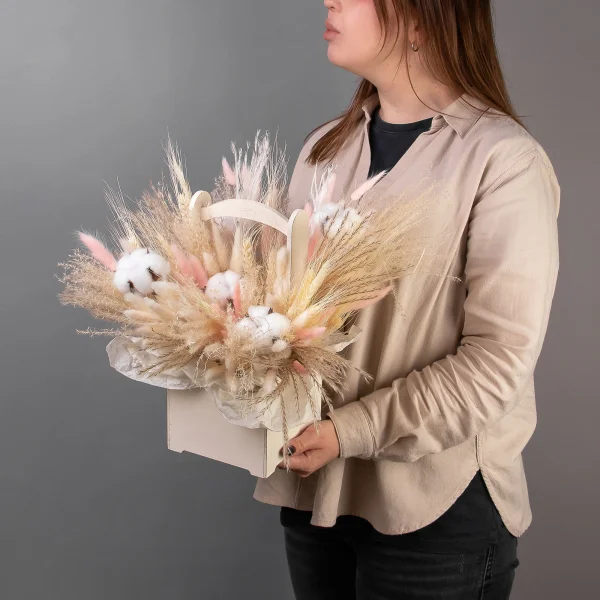 Композиция "Ящик с сухоцветами"