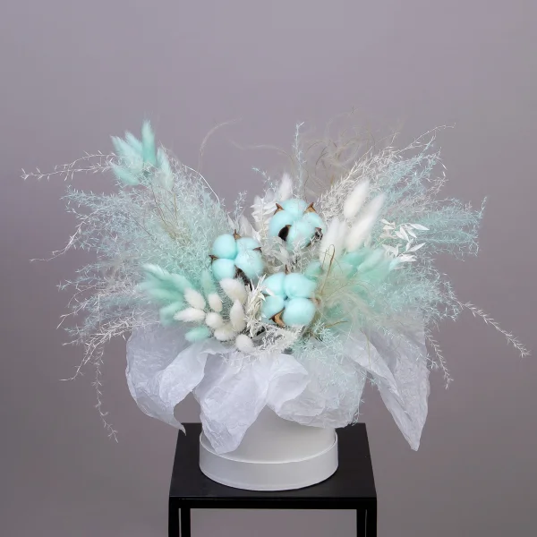 Композиция "Сухоцветы в шляпной коробке"