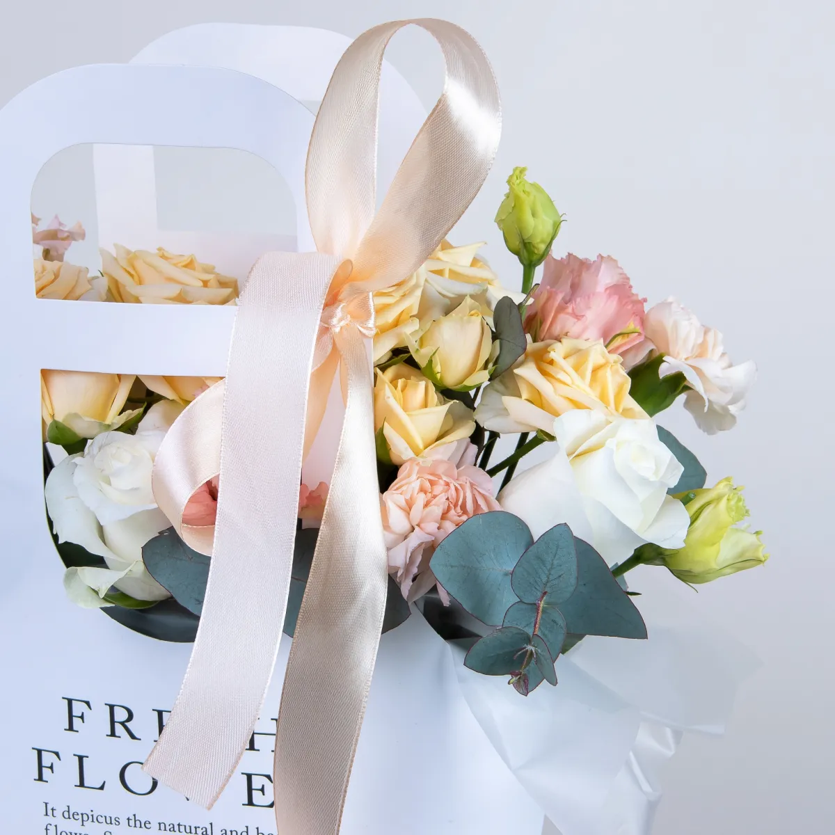 Композиция "Сумочка кремовая"