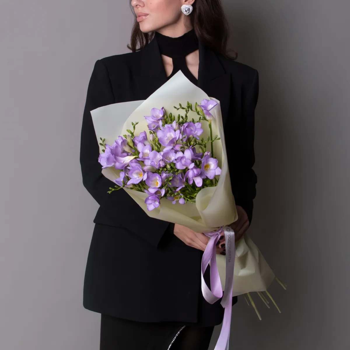 Букет Фрезия "Эн Ван Блу"_2