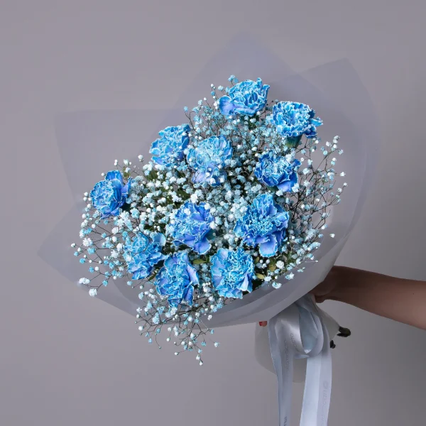 Флористический букет "Дуобукет из голубой гвоздики и гипсофилы"_1