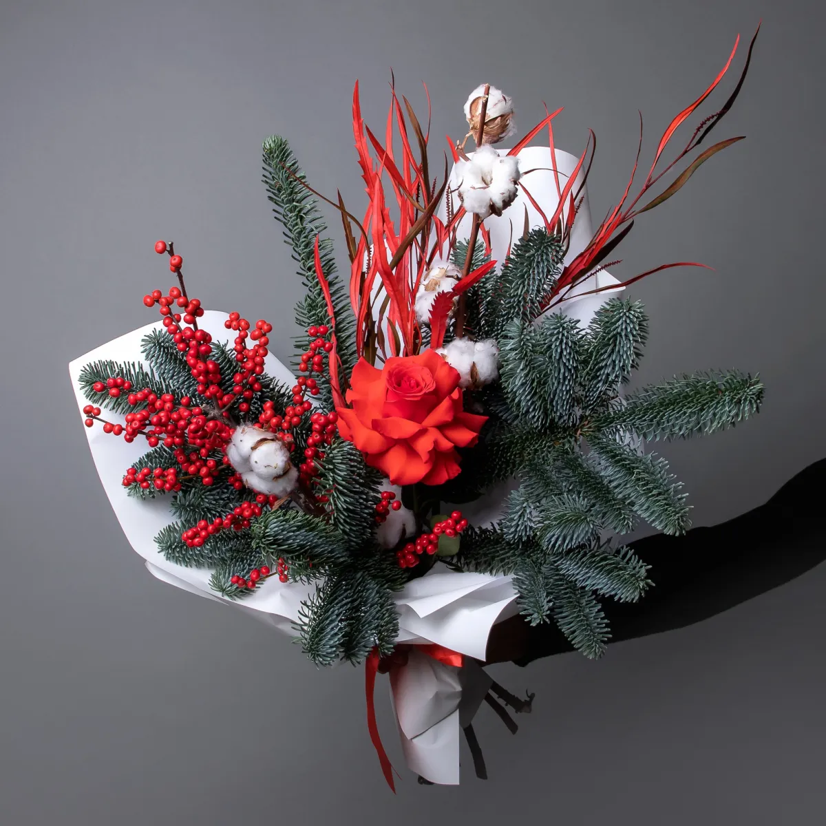 Флористический букет "Ягоды на снегу"