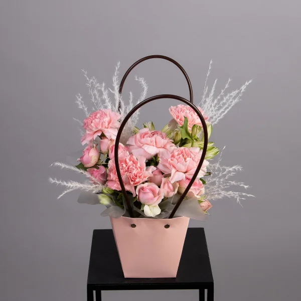 Композиция "Цветочная сумка мини"