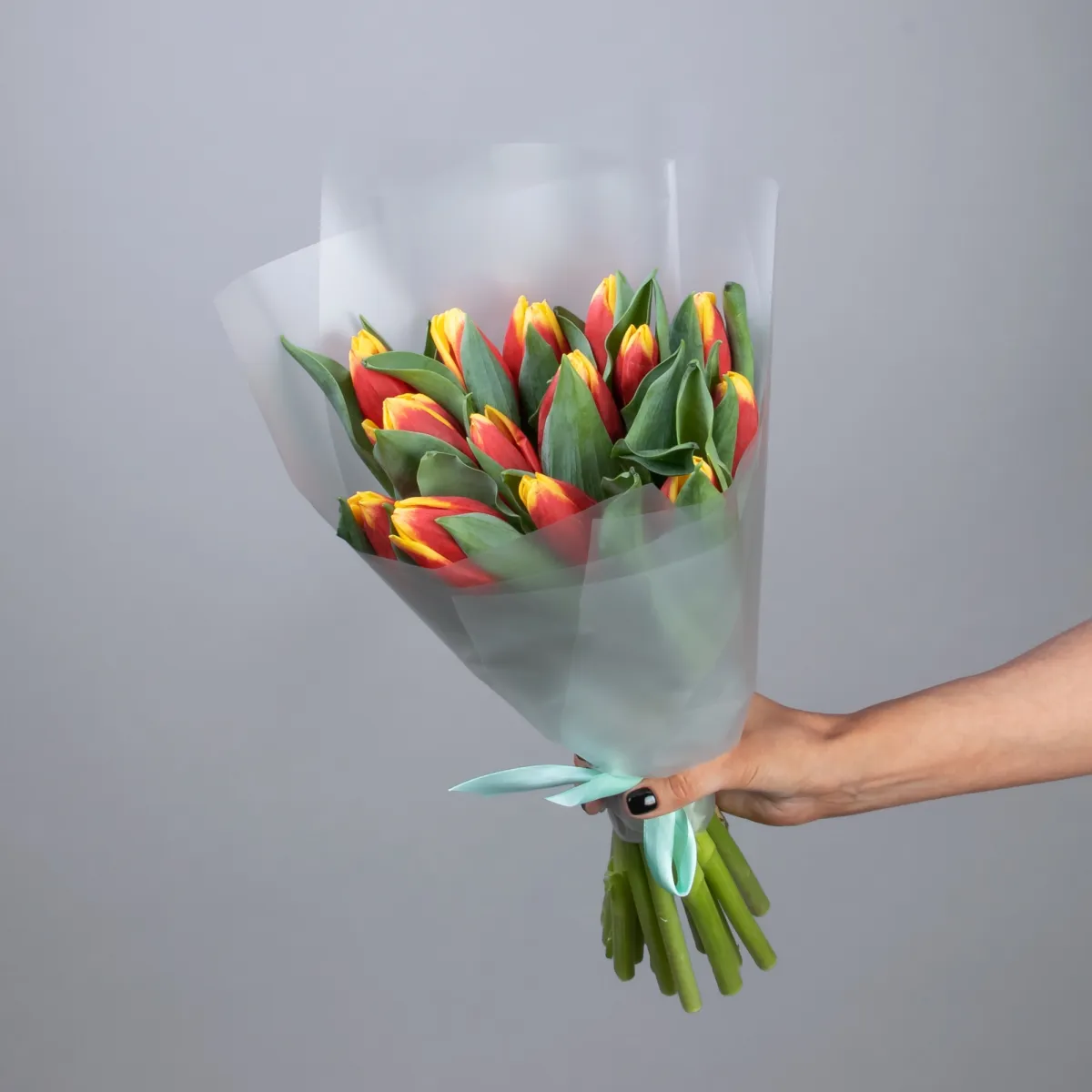 Флористический букет «Тюльпан, 15 шт, Биколор красный/желтый»_1