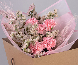 Цветочные тренды весны–лета 2026: формы, ароматы и натуральные текстуры