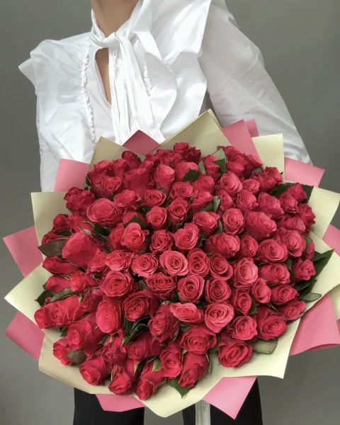Флористический букет "101 малиновая роза"_1