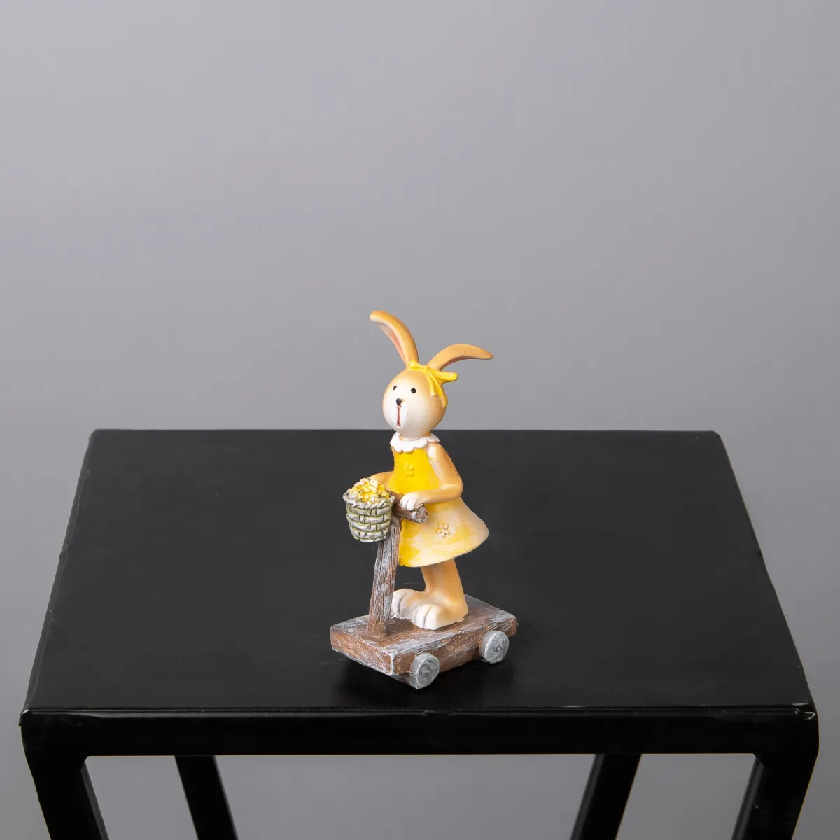 Фигурка ГК Зайка на самокате (2 шт в асс) 708-205  6,5*4*11см._1