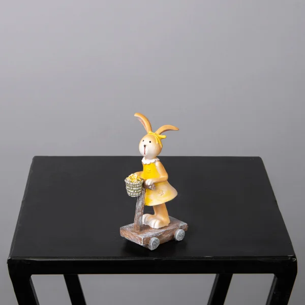 Фигурка ГК Зайка на самокате (2 шт в асс) 708-205  6,5*4*11см._1