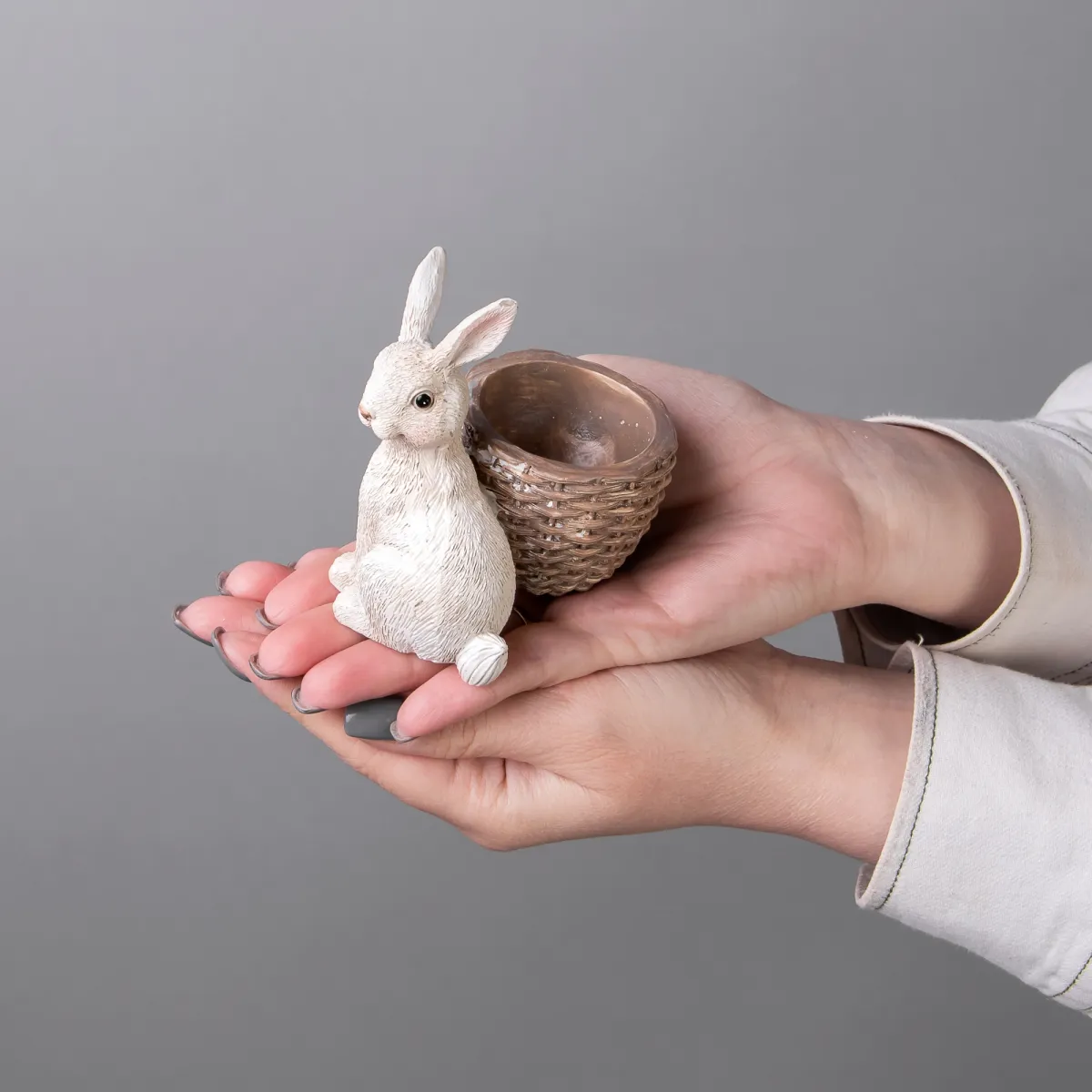 Фигурка ГК Зайка с корзинкой 708-229_2